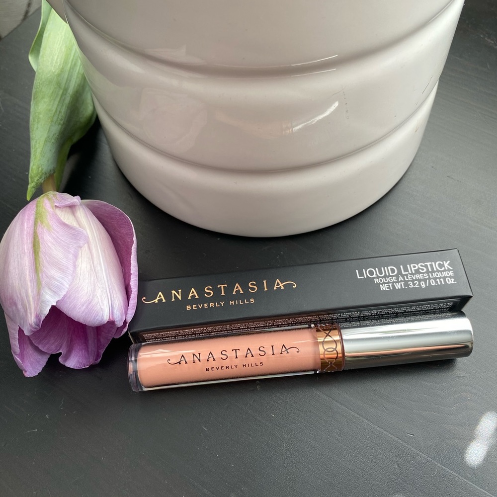 Anastasia Beverly Hills Liquid Lipstick in Nude